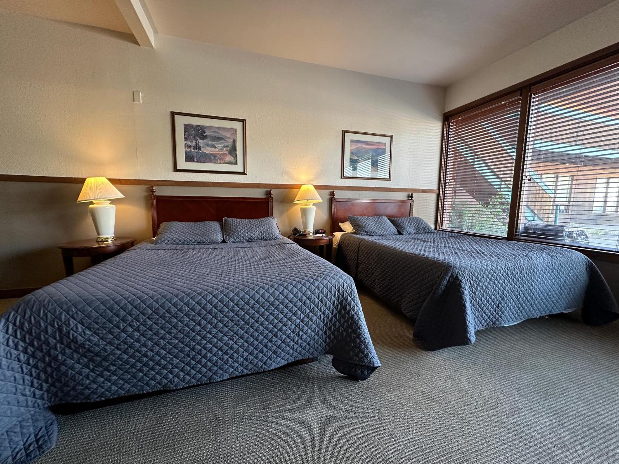 Timber Lodge Inn Cle Elum Exterior photo